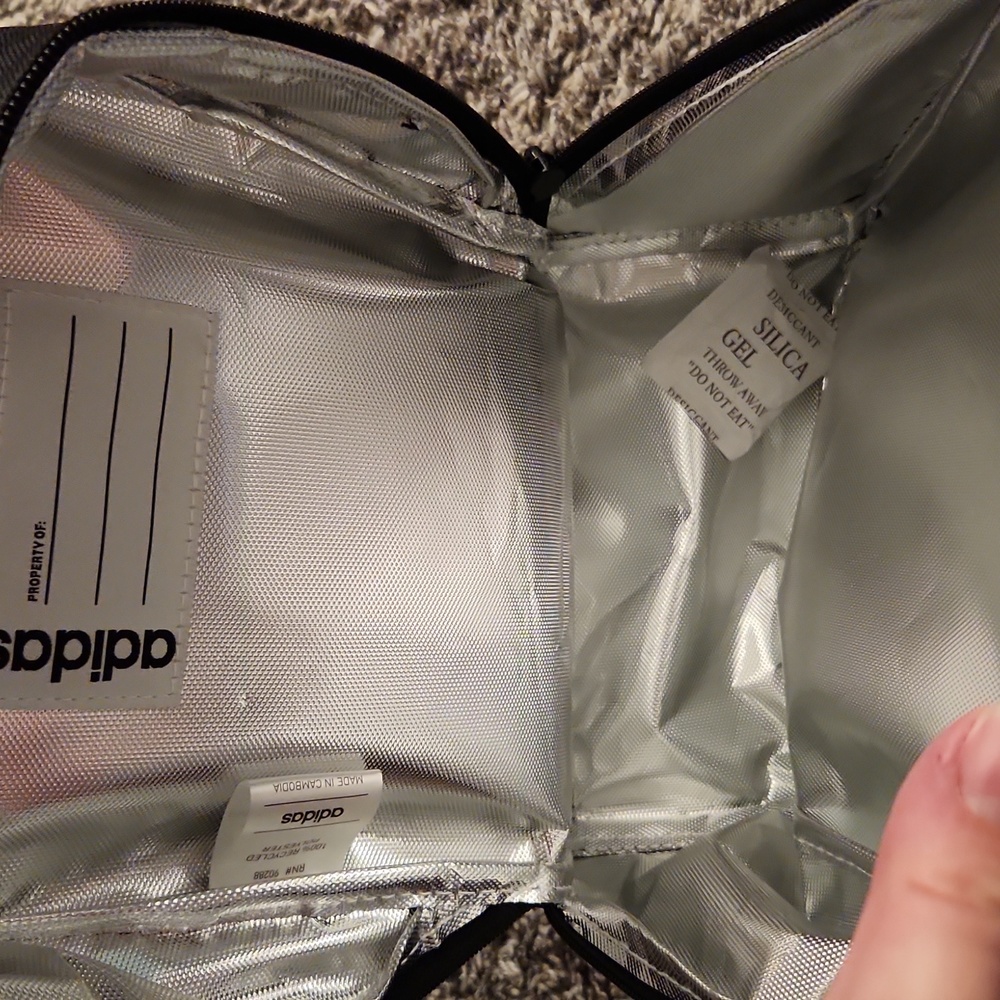 NWT ADIDAS LUNCH BAG - Picture 3 of 3